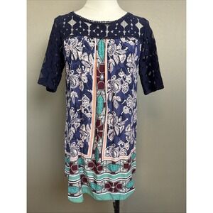 Anthropologie Akemi + Kin sz S Maite Floral Lace Tunic Top blue white